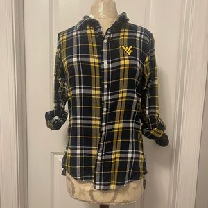 UG Apparel WVU Flannel size Small. Smoke free. Only worn a couple of times.